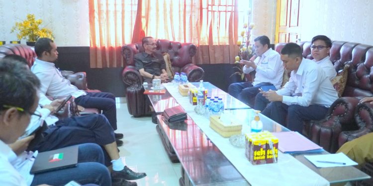 Kadis ESDM Sultra, Ir. Andi Azis, M.Si menerima kunjungan Tim PT PLN