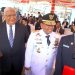 Pj Gubernur Sultra bersama Mantan Gubernur Sultra Ali Mazi dan mantan Wagub Sultra Yusran Silondae pada peringatan Hari Pahlawan 2023 di Kendari (10/11)