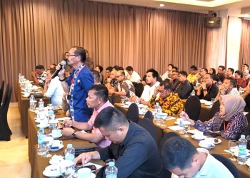 Kadis ESDM Sultra, Ir. Andi Azis, M.Si dalam seminar HAKORDIA di Hotel Claro Kendari (14/12)