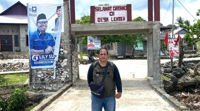Kepala Bidang Ketenagalistrikan DESDM Sultra, Muh. llyas dalam kunjungan di Lentea Wakatobi (16/1)