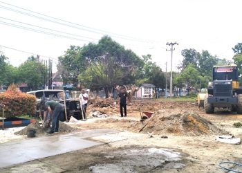 Kegiatan Jumat Bersih di Kantor Dinas ESDM Sultra (19/1)