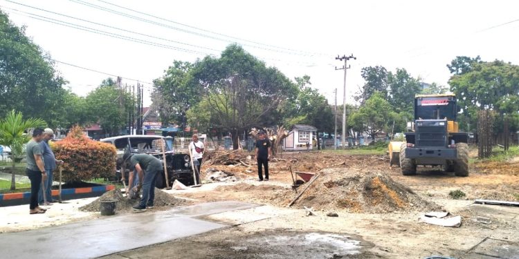 Kegiatan Jumat Bersih di Kantor Dinas ESDM Sultra (19/1)