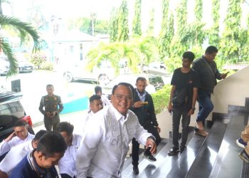 Penjabat (Pj) Gubernur Sulawesi Tenggara Komjen Pol (P). Dr (HC) Andap Budhi Revianto, S.I.K., M.H mengunjungi kantor PT PLN (Persero) UPDK Kendari pada Rabu Siang, 7 Februari 2024.
