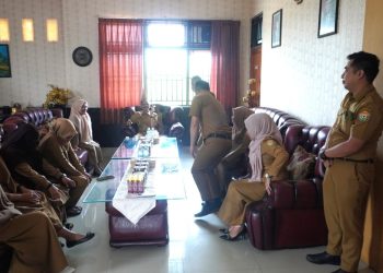 Kadis ESDM Sultra Ir. Andi Azis, M.Si halal bi halal di kantor DESDM Sultra (16/4)