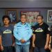 Tim Dinas ESDM Sultra Pasang Lampu Jalan Tenaga Surya di Kolaka Utara