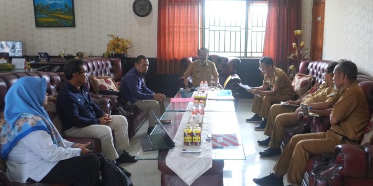 Kadis ESDM Sultra Terima Kunjungan PLN dan Kadis Kehutanan Sultra