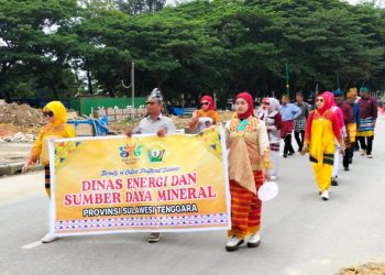 Tim Dinas ESDM Prov. Sultra Ikuti Ajang Sultra Tenun Karnaval 2024