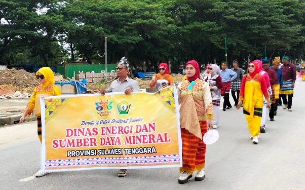 Tim Dinas ESDM Prov. Sultra Ikuti Ajang Sultra Tenun Karnaval 2024